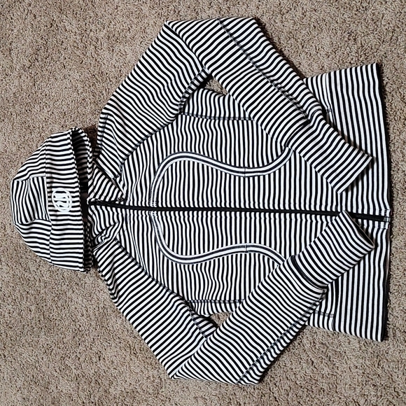 lululemon athletica Tops - Lululemon black white stripe Scuba hoodie Sie 6